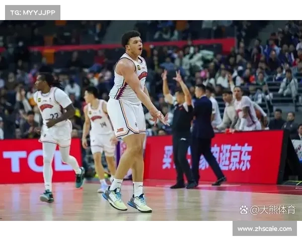 广东篮板失守洛夫顿重罚同曦核心伤退首钢主帅面临下课压力